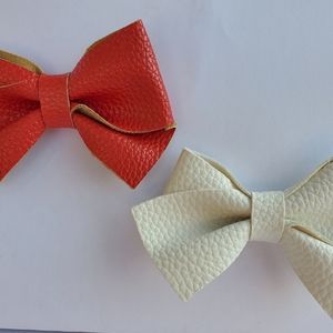 Red and White Bow Set